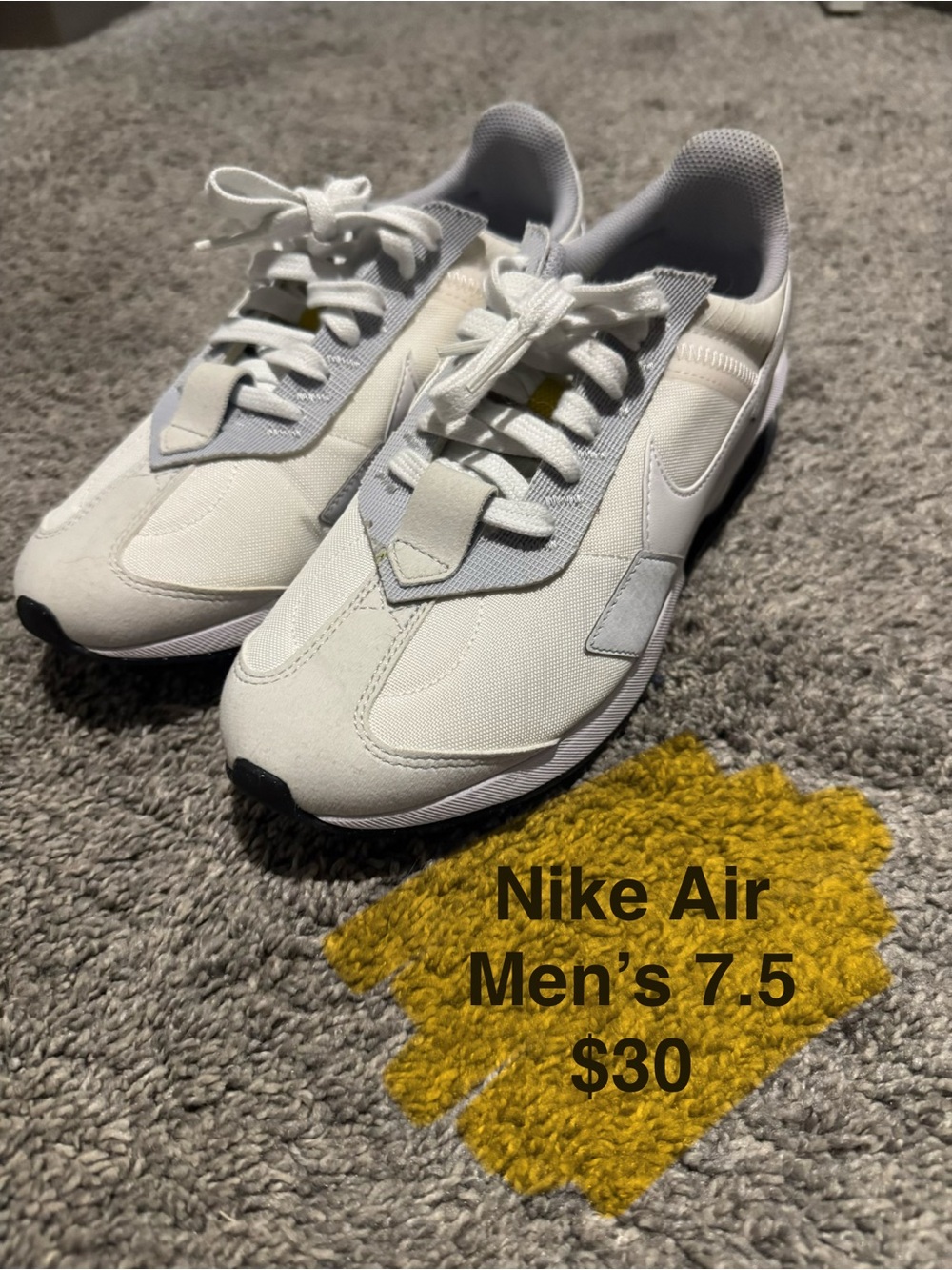 Nike Men's White & Light Gray Running Sneakers